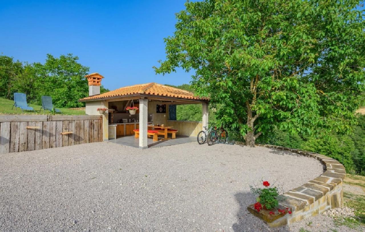 Guesthouse Gospodi Cerovlje المظهر الخارجي الصورة